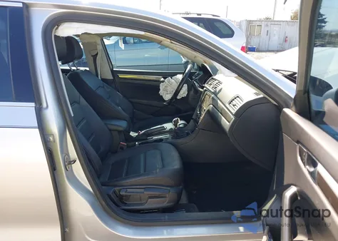 2017 Volkswagen Passat 1.8T Se from USA, damaged, VIN 1VWBT7A36HC080171